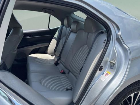 Used 2019 Toyota Camry SE FWD image 20