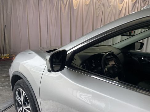 Used 2017 Nissan Rogue SL w/ SL Premium Package image 11