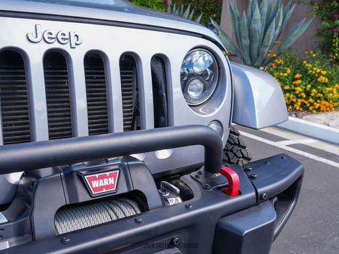 Used 2016 Jeep Wrangler Unlimited Rubicon image 71
