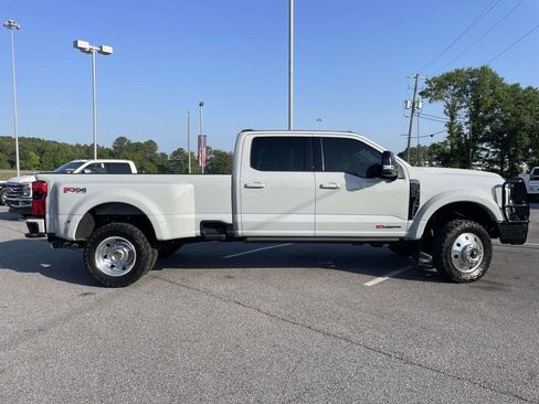 Used 2025 Ford F450 Platinum w/ FX4 Off-Road Package AWD/4WD image 2