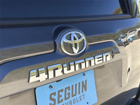 Used 2022 Toyota 4Runner SR5 image 31