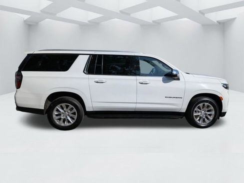 Used 2023 Chevrolet Suburban Premier image 3