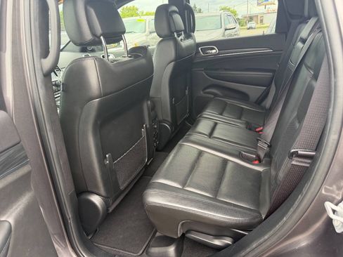 Used 2020 Jeep Grand Cherokee Limited w/ Luxury Group II AWD/4WD image 11
