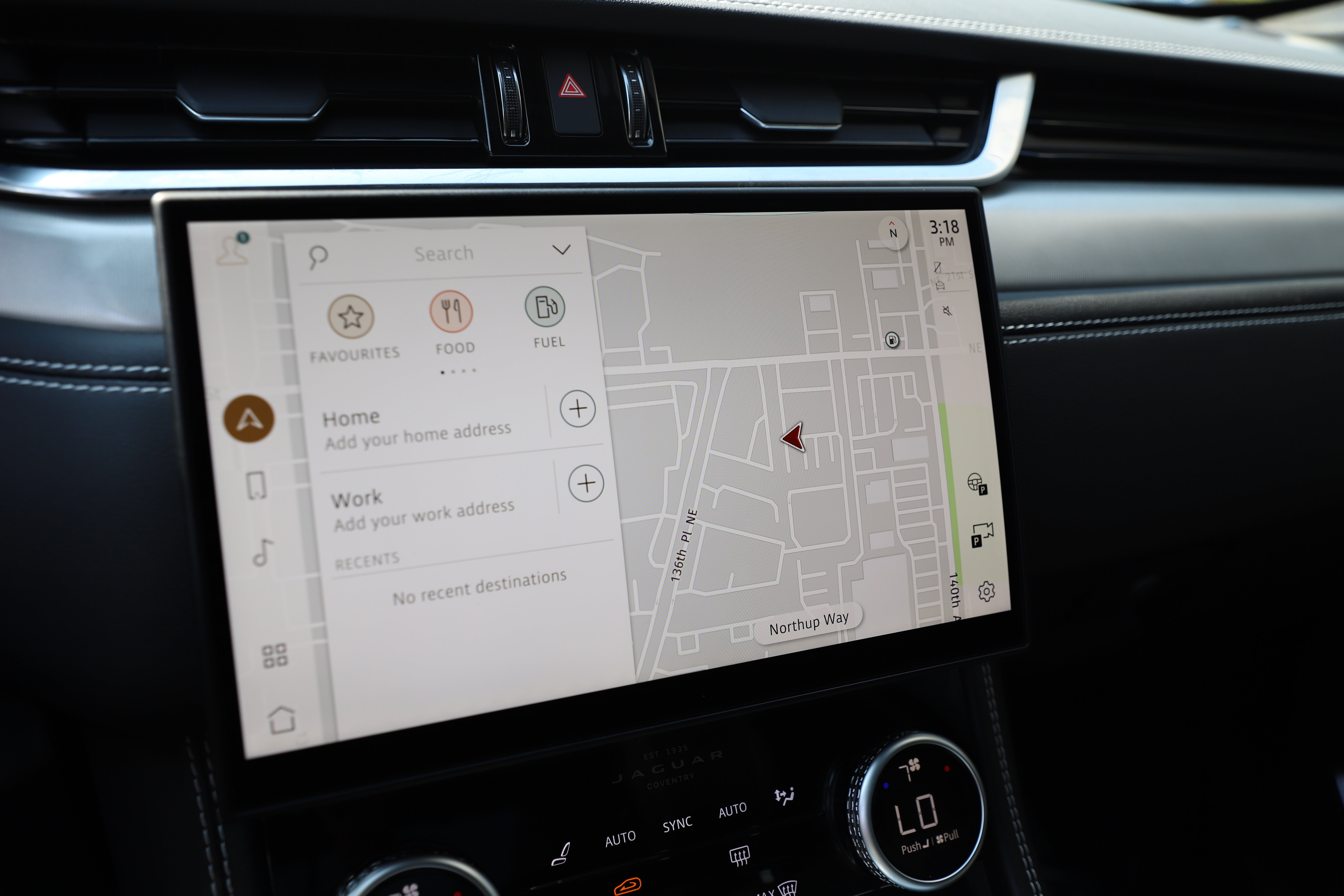 Certified 2025 Jaguar F-PACE R-Dynamic S AWD/4WD image 19