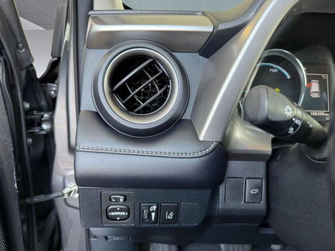 Used 2018 Toyota RAV4 XLE AWD/4WD image 20