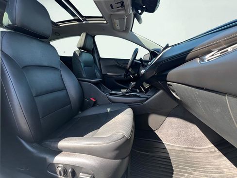 Used 2018 Chevrolet Malibu LT w/ True North Edition FWD image 34