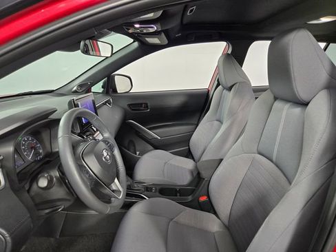 Used 2023 Toyota Corolla Cross AWD Hybrid w/ Moonroof Package image 11