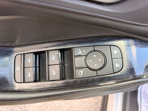 Used 2025 Nissan Rogue SV AWD/4WD image 27