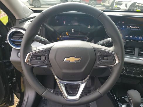 New 2026 Chevrolet Trax LT w/ Sunroof Package FWD image 27