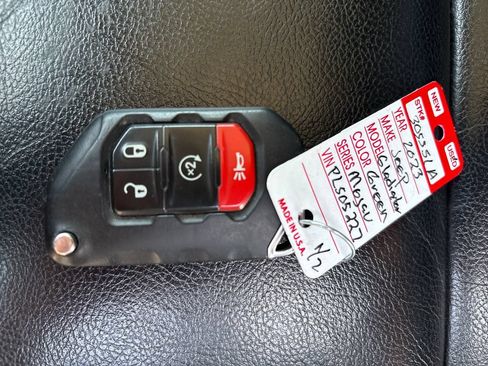 Used 2023 Jeep Gladiator Mojave w/ LED Lighting Group AWD/4WD image 31