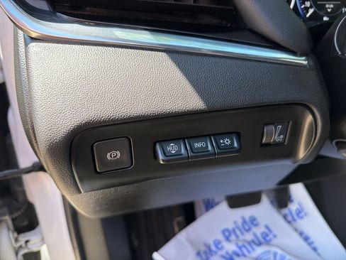 Used 2023 Buick Enclave Avenir w/ Avenir Technology Package AWD/4WD image 21
