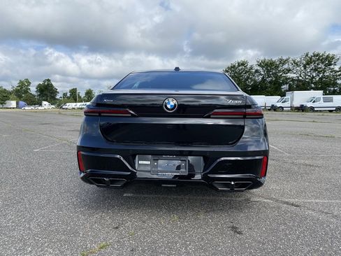 New 2025 BMW 760i xDrive w/ Autobahn Package image 3
