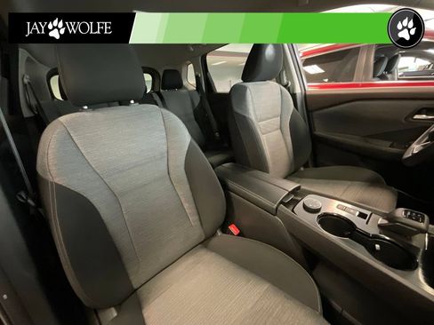 Used 2023 Nissan Rogue SV AWD/4WD image 19