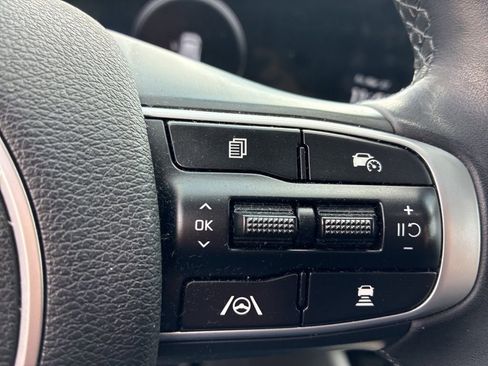 Used 2023 Kia Sportage SX image 11