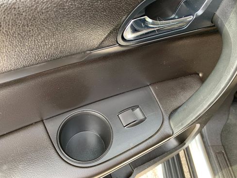 Used 2016 Chevrolet Traverse LT w/ Style and Technology Package image 28