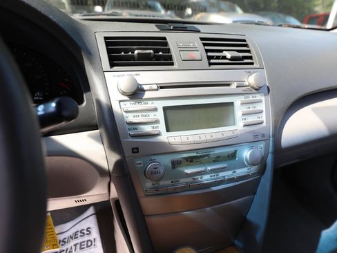 Used 2007 Toyota Camry XLE w/ Leather Pkg FWD image 19