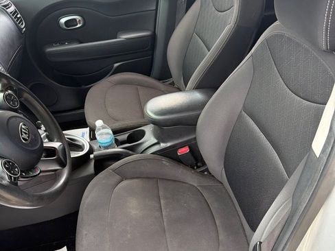 Used 2019 Kia Soul w/ Convenience Package FWD image 12