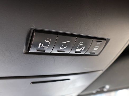 Used 2017 Dodge Grand Caravan SXT FWD image 38