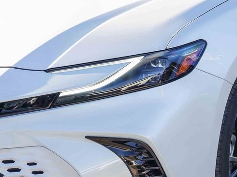 Used 2025 Toyota Camry XSE image 8