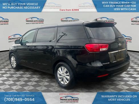 Used 2017 Kia Sedona LX w/ LX Essentials Premium Package FWD image 7