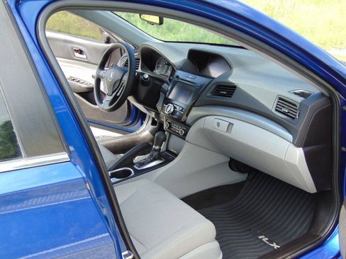 Used 2017 Acura ILX FWD image 24