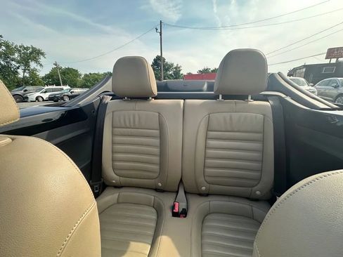 Used 2013 Volkswagen Beetle 2.5 70's Edition FWD image 24