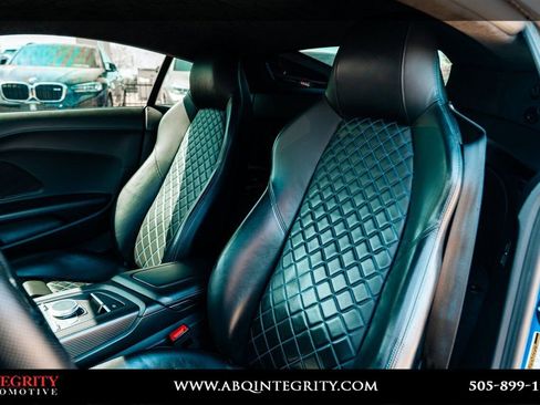 Used 2017 Audi R8 V10 w/ Carbon Exterior Package image 27