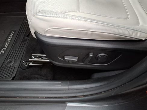 Used 2023 Hyundai Tucson SEL w/ Convenience Package image 9