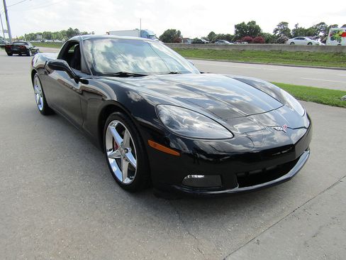 Used 2011 Chevrolet Corvette Coupe w/ Preferred Equipment Group RWD image 3
