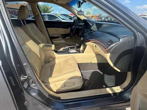 Used 2010 Honda Crosstour EX-L image 12