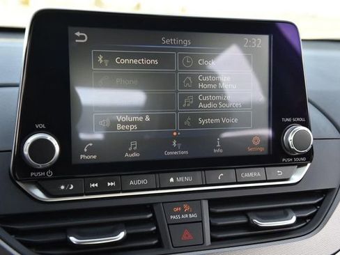 Used 2025 Nissan Altima 2.5 SR image 13