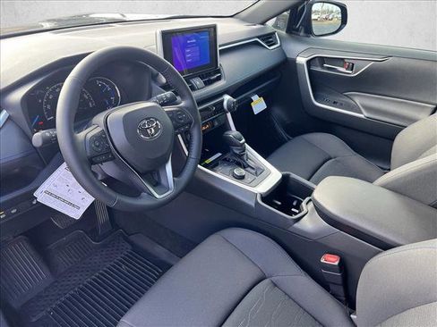 New 2025 Toyota RAV4 SE image 3