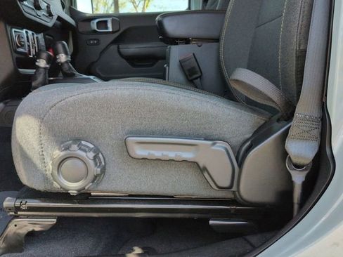 Used 2024 Jeep Wrangler Unlimited AWD/4WD image 23