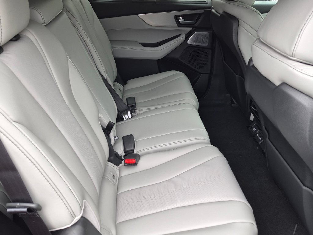 Used 2026 Acura MDX w/ Technology Package AWD/4WD image 30