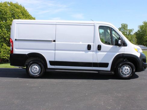 Used 2025 RAM ProMaster 2500 w/ U-Haul Equipment Group FWD image 2