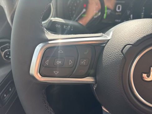 Used 2025 Jeep Wrangler Unlimited Sahara w/ Safety Group image 14