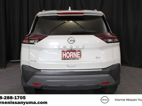 Used 2021 Nissan Rogue SV w/ Premium Package FWD image 14