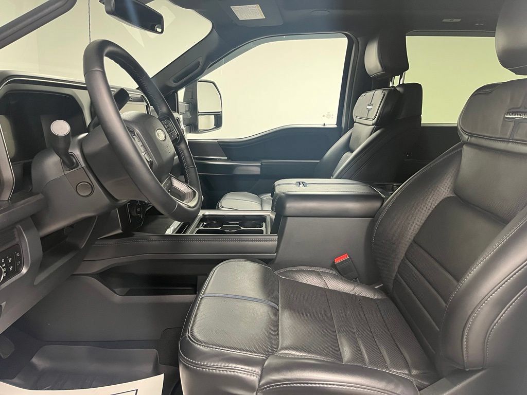 Used 2025 Ford F450 Platinum w/ FX4 Off-Road Package AWD/4WD image 23
