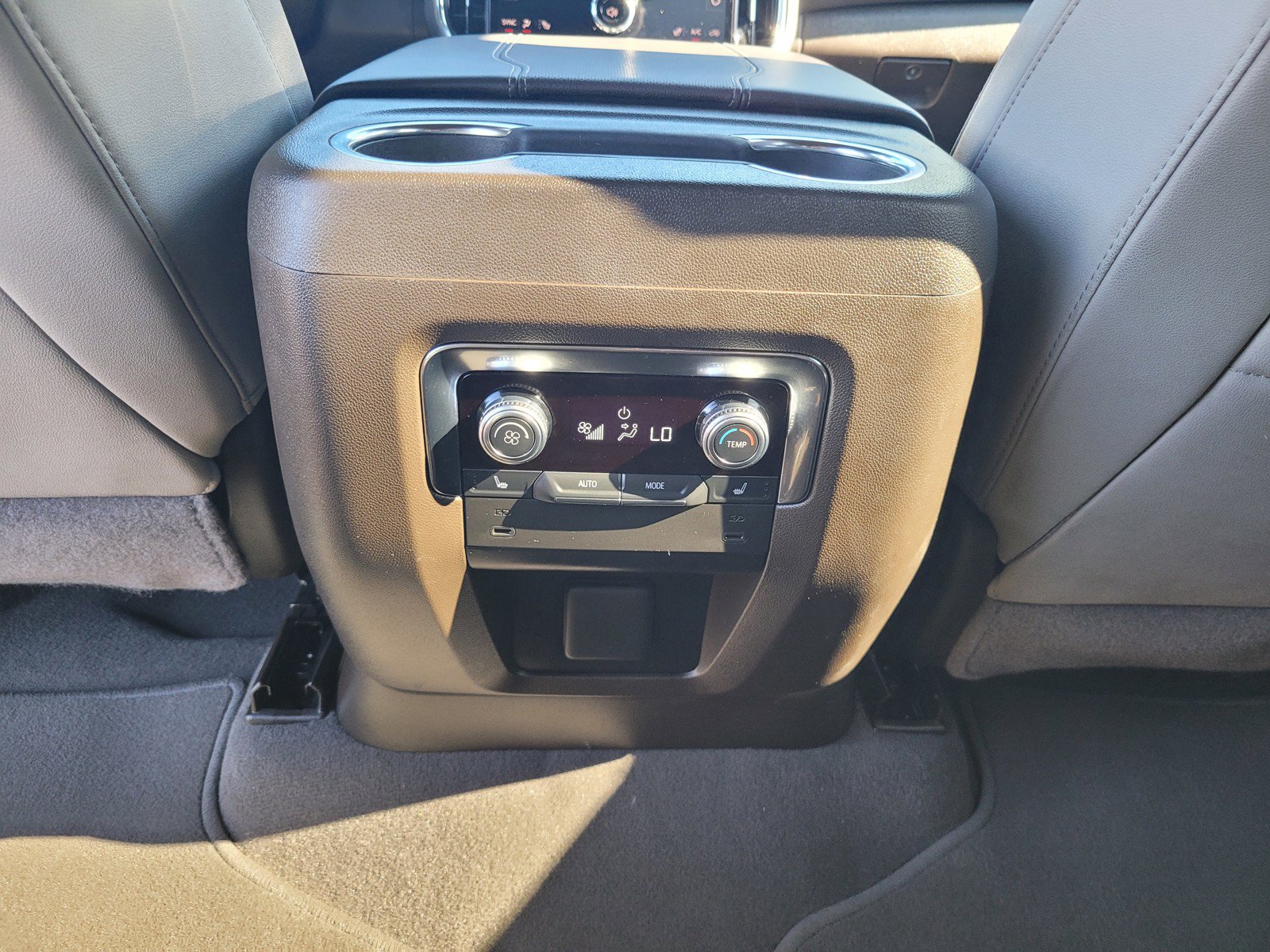 Used 2026 GMC Yukon XL Elevation AWD/4WD image 14