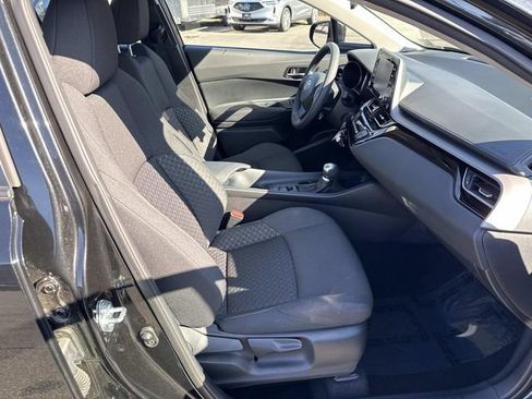 Used 2021 Toyota C-HR LE image 9