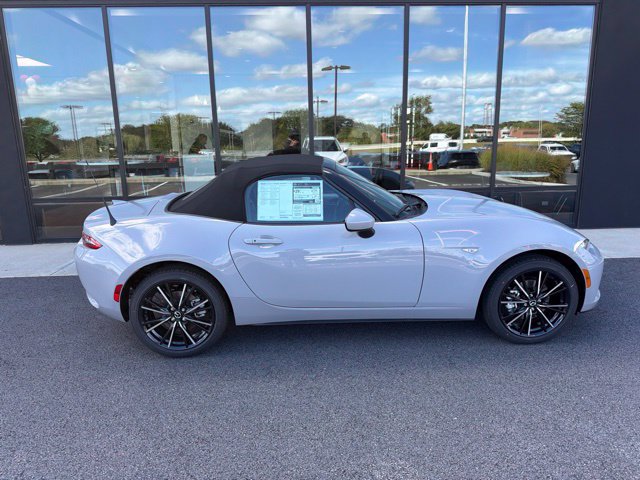 New 2026 MAZDA MX-5 Miata Grand Touring RWD image 2