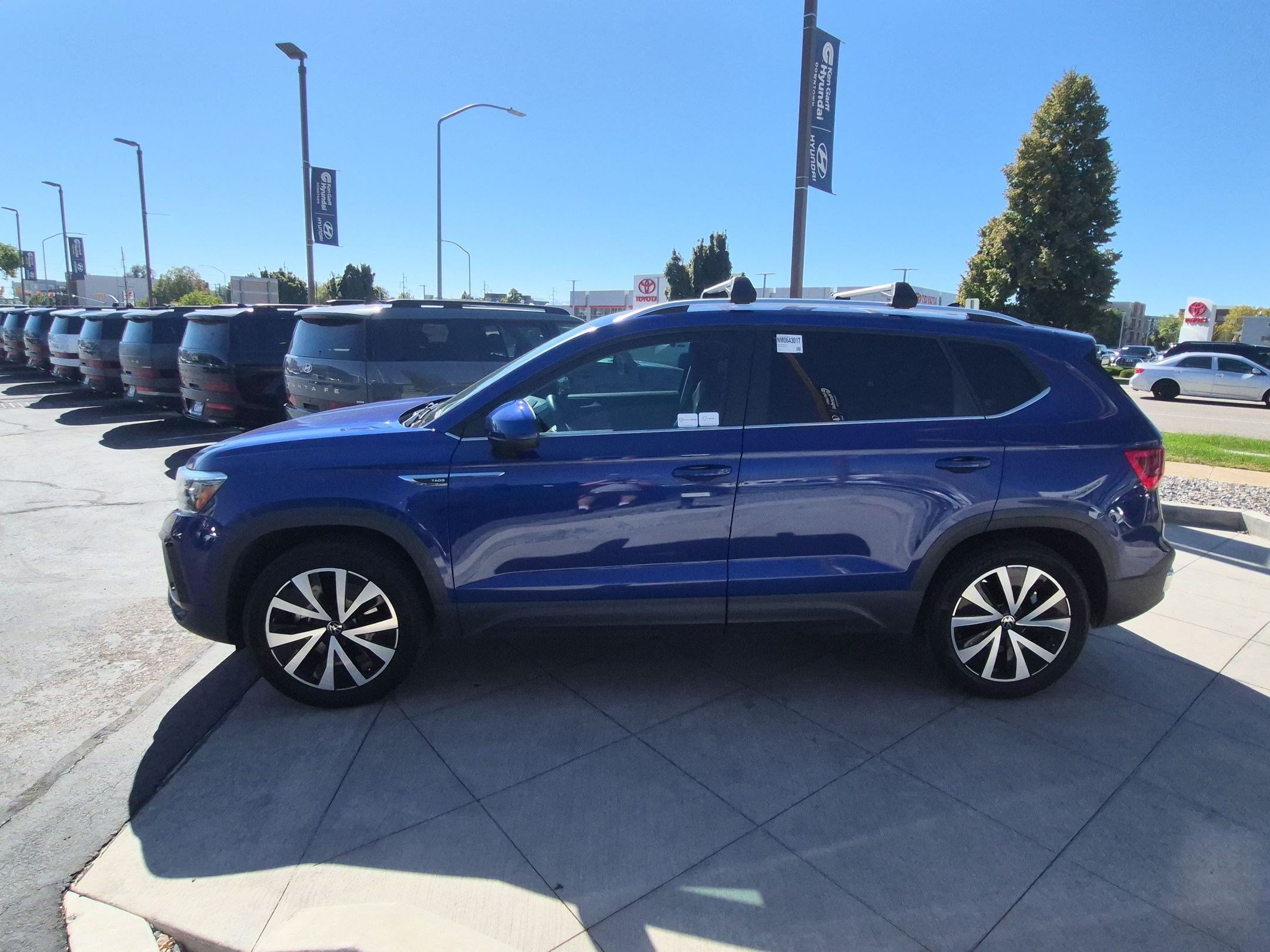Used 2022 Volkswagen Taos SE FWD image 9