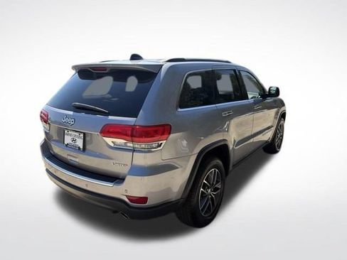 Used 2017 Jeep Grand Cherokee Limited w/ Luxury Group II RWD image 3