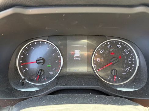 Used 2020 Toyota RAV4 XLE w/ Convenience Package FWD image 12