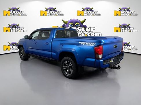 Used 2016 Toyota Tacoma TRD Sport AWD/4WD image 7