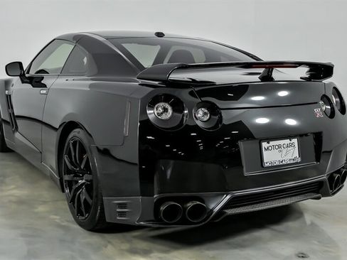 Used 2013 Nissan GT-R Premium AWD/4WD image 10