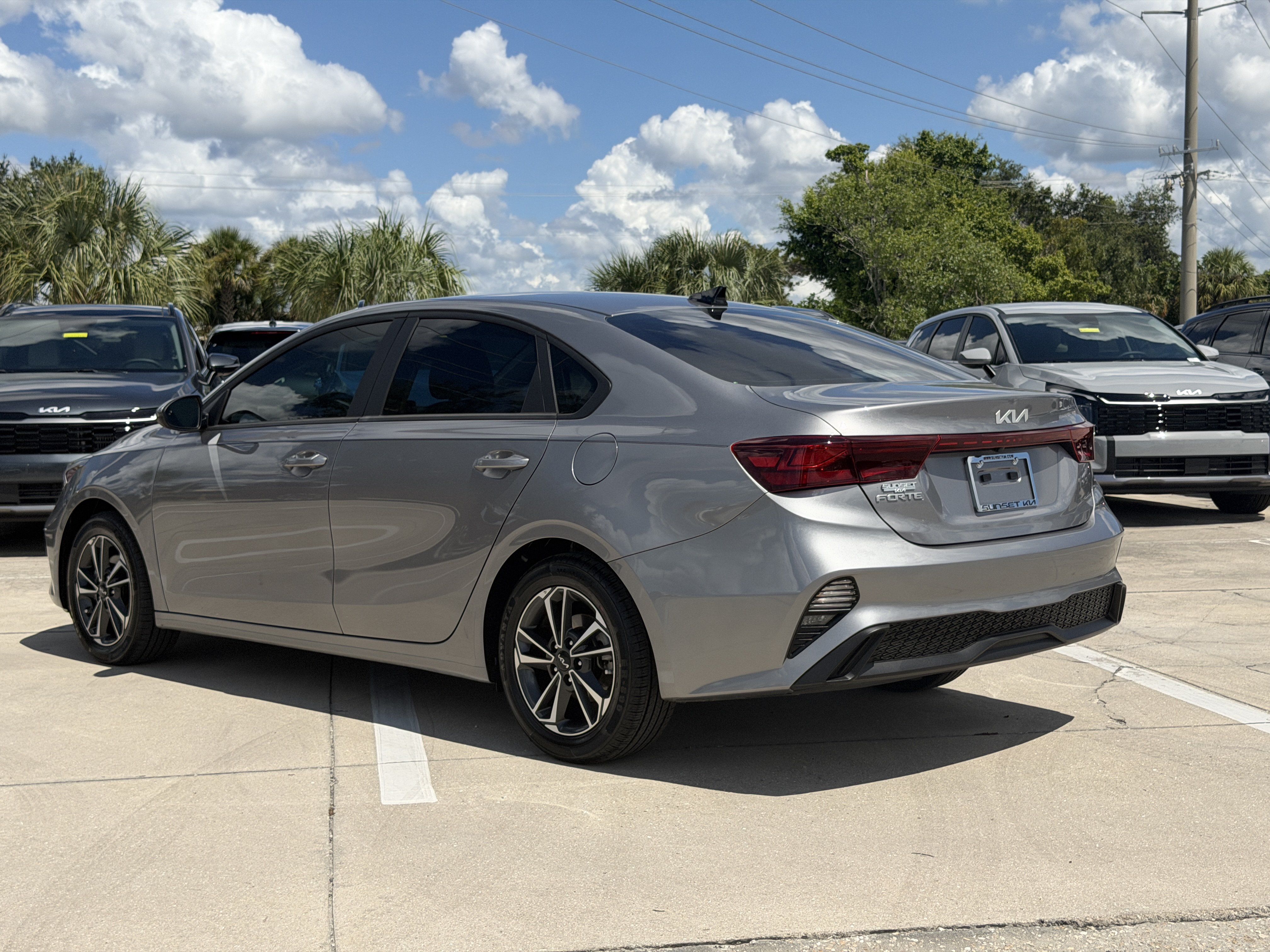 Certified 2023 Kia Forte LXS w/ LXS Technology Package FWD image 4