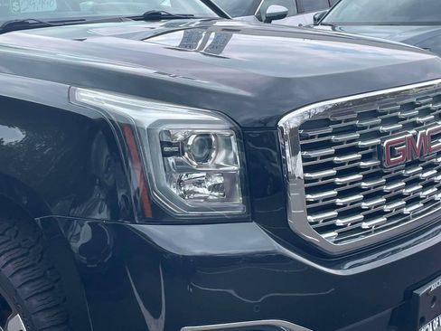 Used 2020 GMC Yukon XL Denali w/ Denali Ultimate Package AWD/4WD image 8