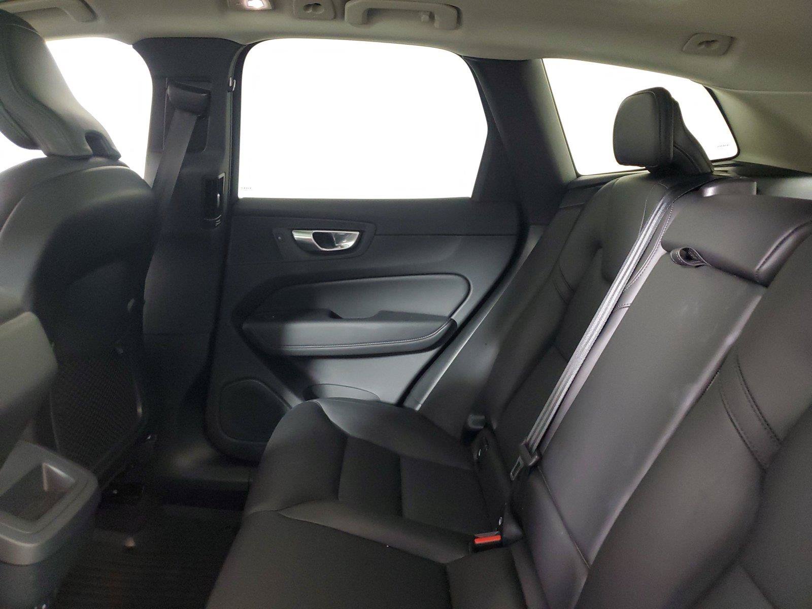 Used 2024 Volvo XC60 B5 Core w/ Protection Package Premier AWD/4WD image 12
