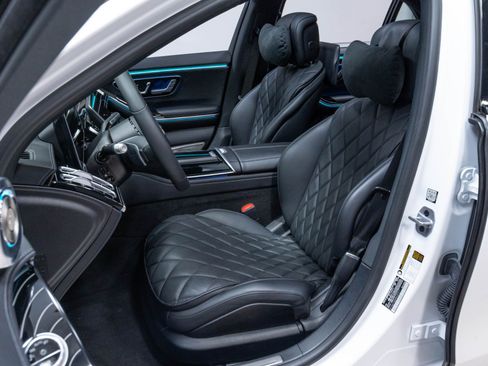 Used 2024 Mercedes-Benz S 580 4MATIC Sedan image 6